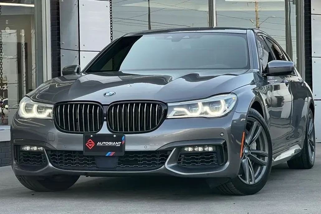 2017 Bmw 750i / B7 xDrive photo 1