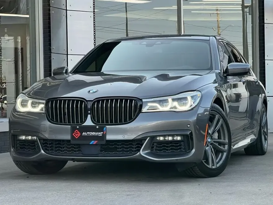 2017 Bmw 750i / B7 xDrive photo 1