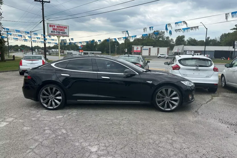 2014 Tesla Model S photo 1