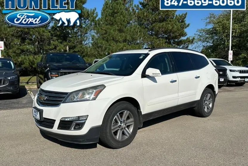 2015 Chevrolet Traverse 2LT photo 1
