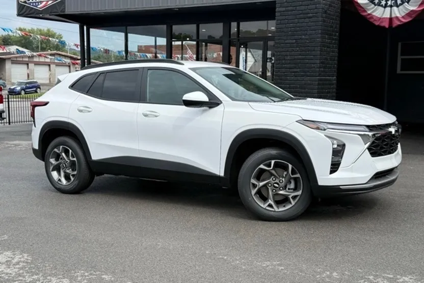 2026 Chevrolet Trax LT photo 1