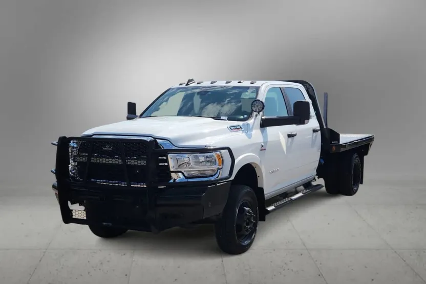 2022 Ram 3500 SLT photo 1