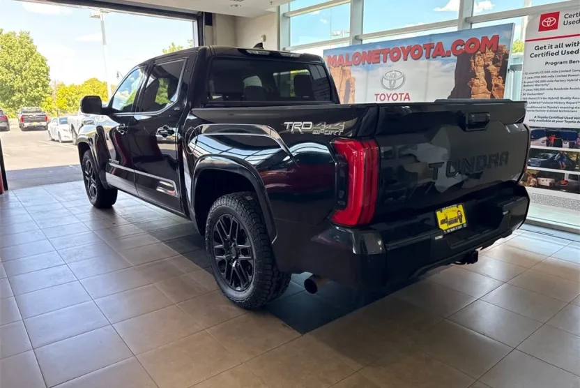 2023 Toyota Tundra SR5 CrewMax photo 1