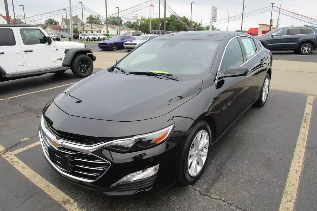 2024 Chevrolet Malibu 1LT photo 1