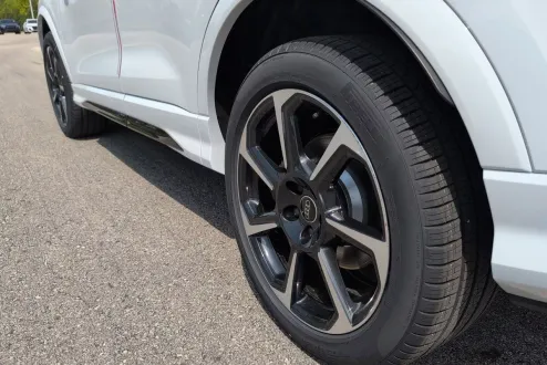 2025 Audi Q3 S line Premium Plus photo 3