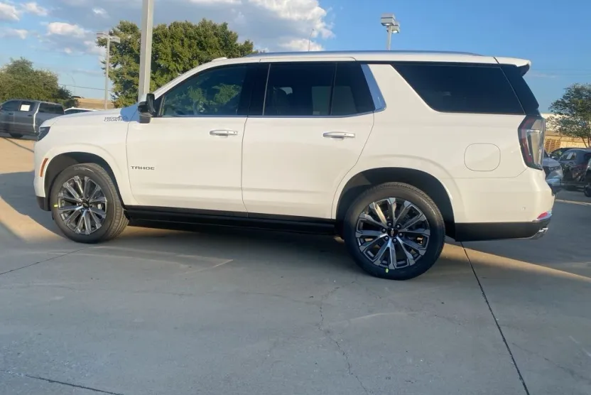 2026 Chevrolet Tahoe High Country photo 1