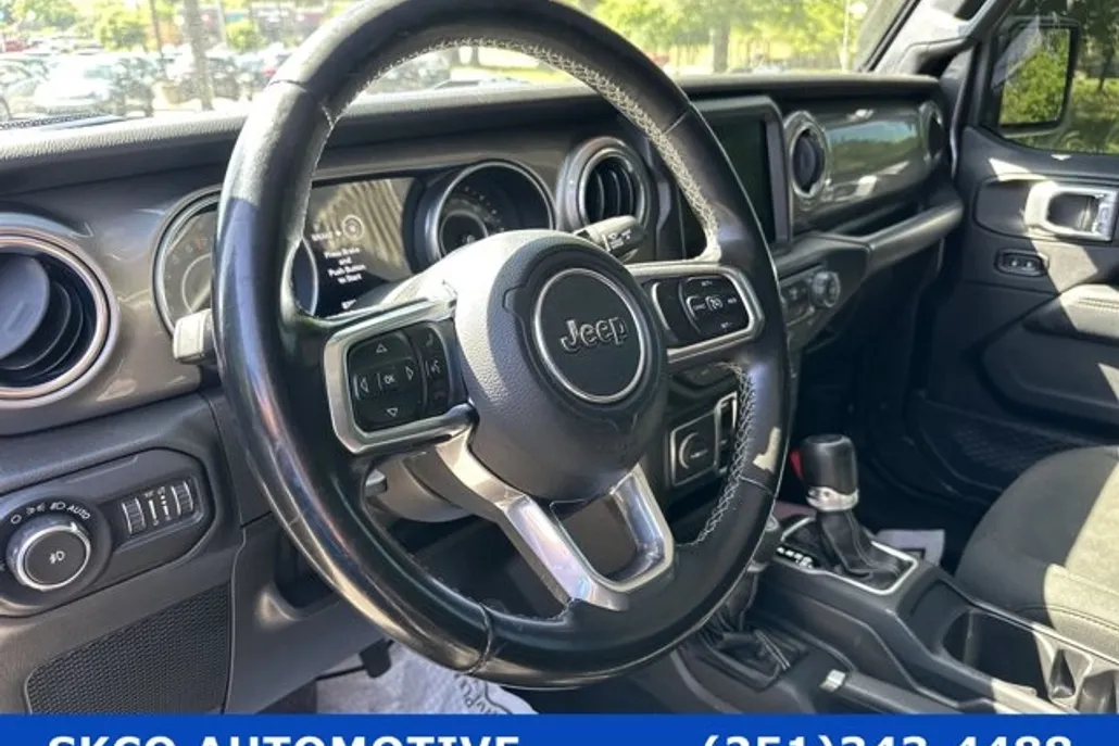 2018 Jeep Wrangler Unlimited Sahara photo 1