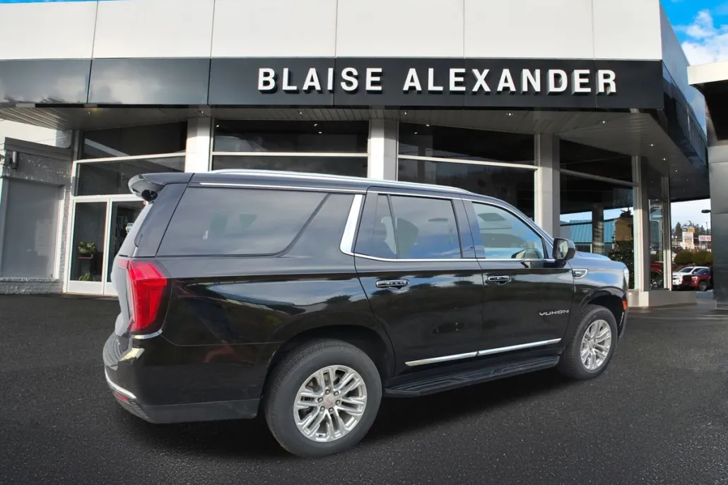 2024 Gmc Yukon SLT photo 1