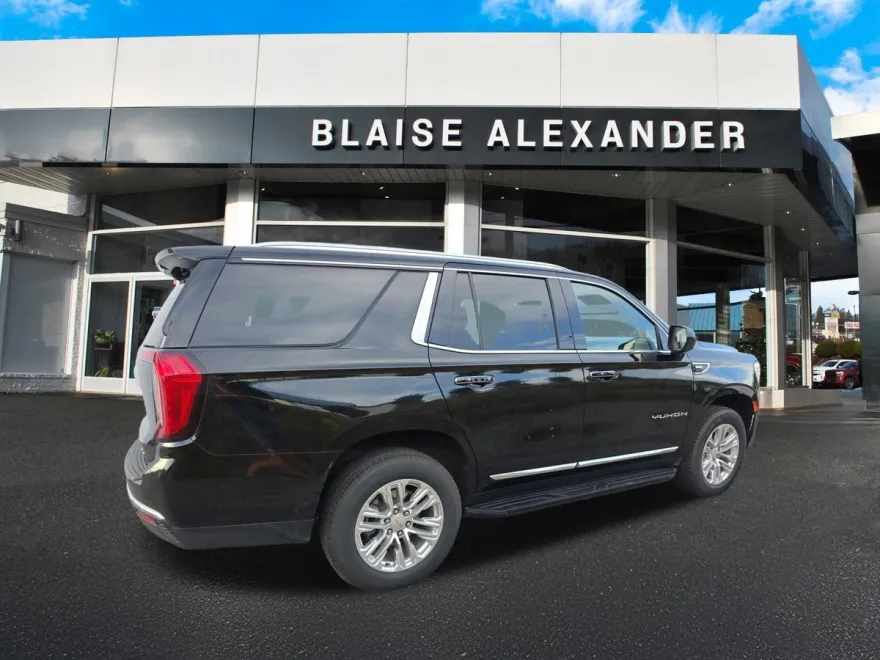 2024 Gmc Yukon SLT photo 1