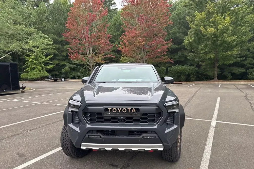 2025 Toyota Tacoma Trailhunter photo 1