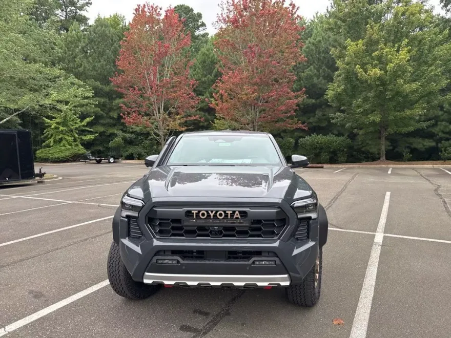 2025 Toyota Tacoma Trailhunter photo 1