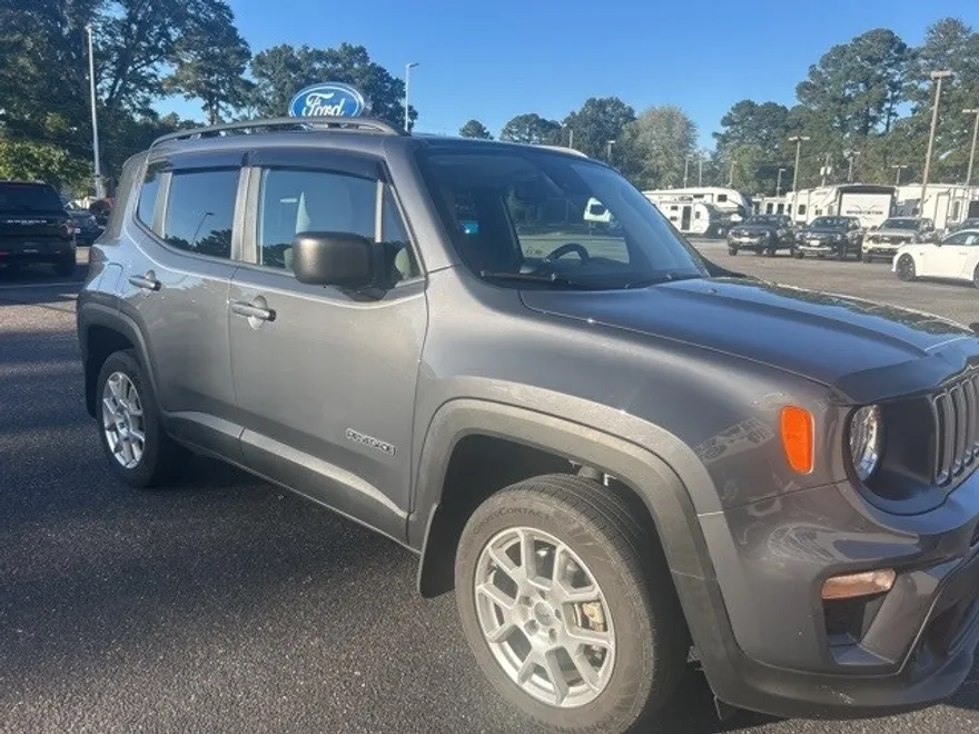 2022 Jeep Renegade Latitude photo 1
