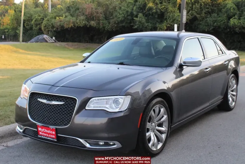 2019 Chrysler 300 Limited photo 1