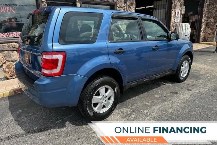 2010 Ford Escape XLS photo 1
