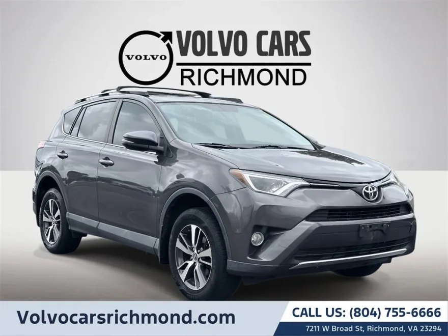 2016 Toyota RAV4 XLE photo 1