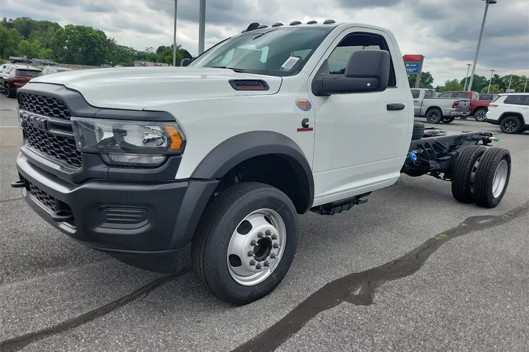 2024 Ram 5500 Tradesman photo 1