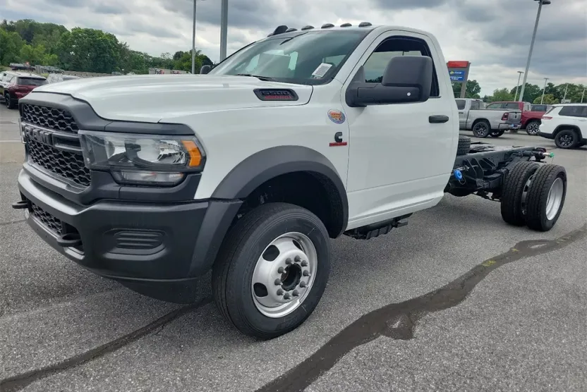 2024 Ram 5500 Tradesman photo 1