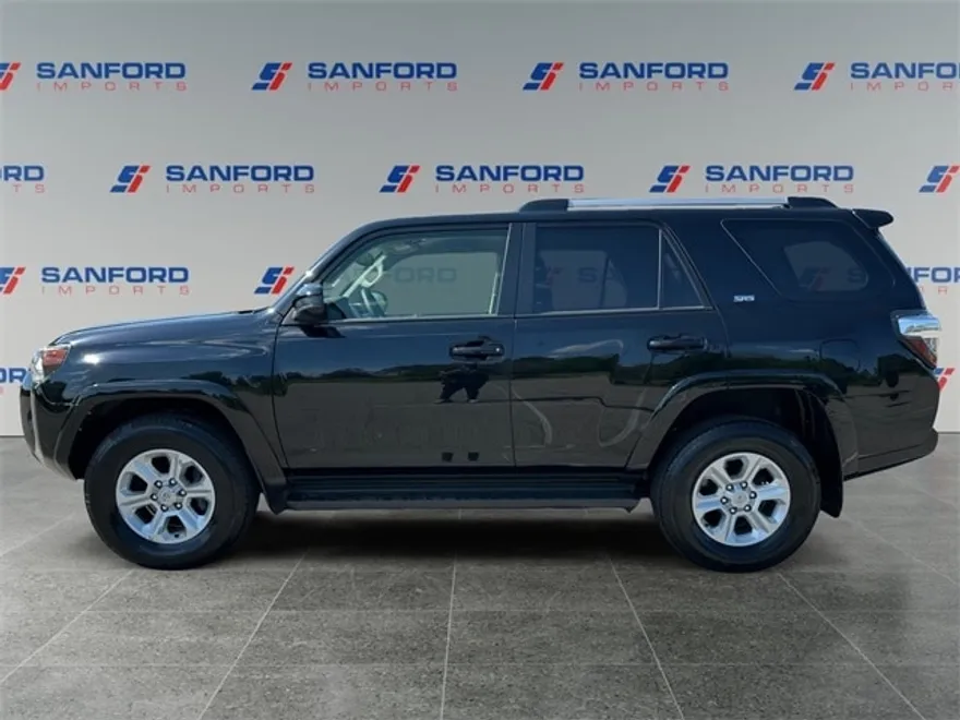 2023 Toyota 4Runner SR5 photo 1