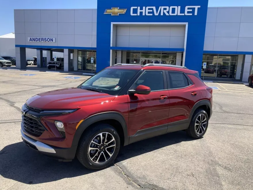 2025 Chevrolet Trailblazer LT photo 1