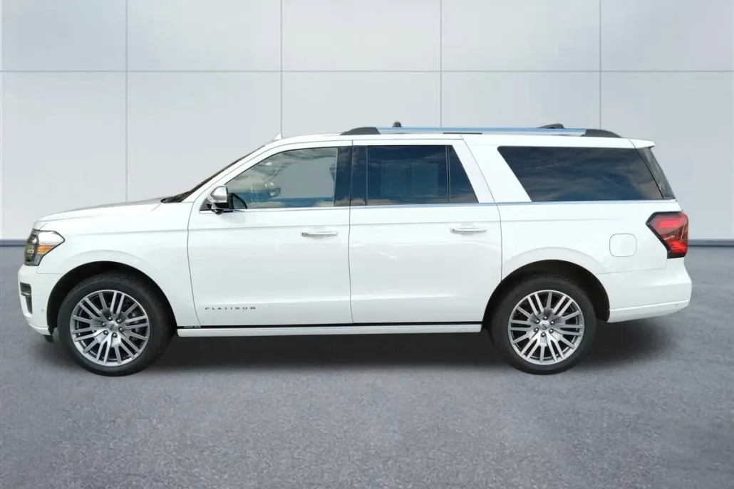 2024 Ford Expedition MAX Platinum photo 1