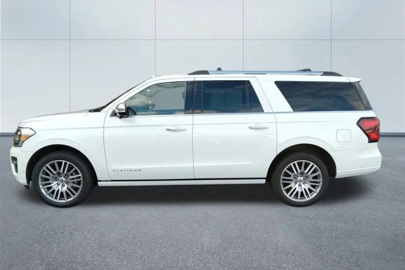 2024 Ford Expedition MAX Platinum photo 1