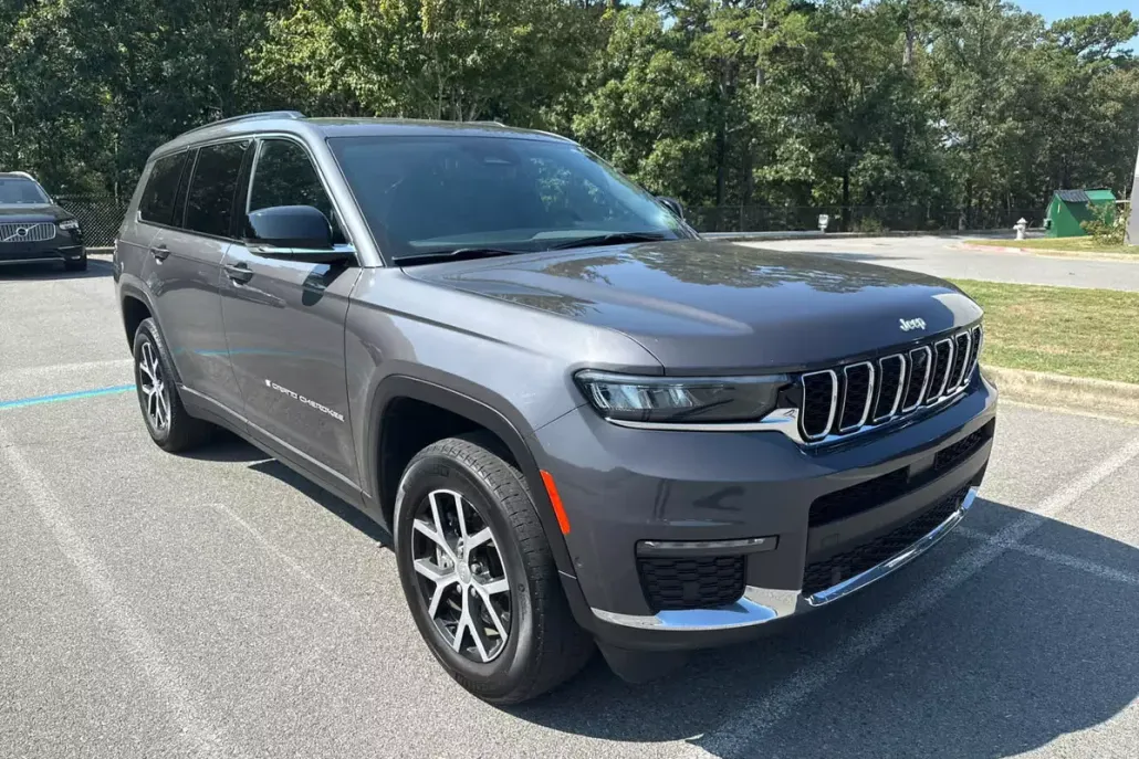 2024 Jeep Grand Cherokee Limited photo 1