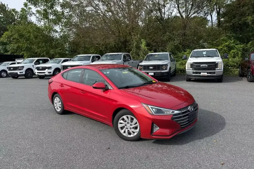 2020 Hyundai Elantra SE photo 1