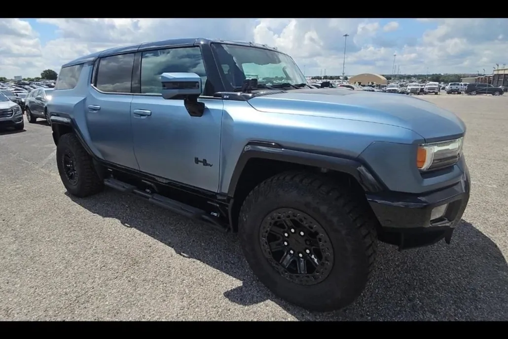 2024 Gmc Hummer EV SUV photo 1