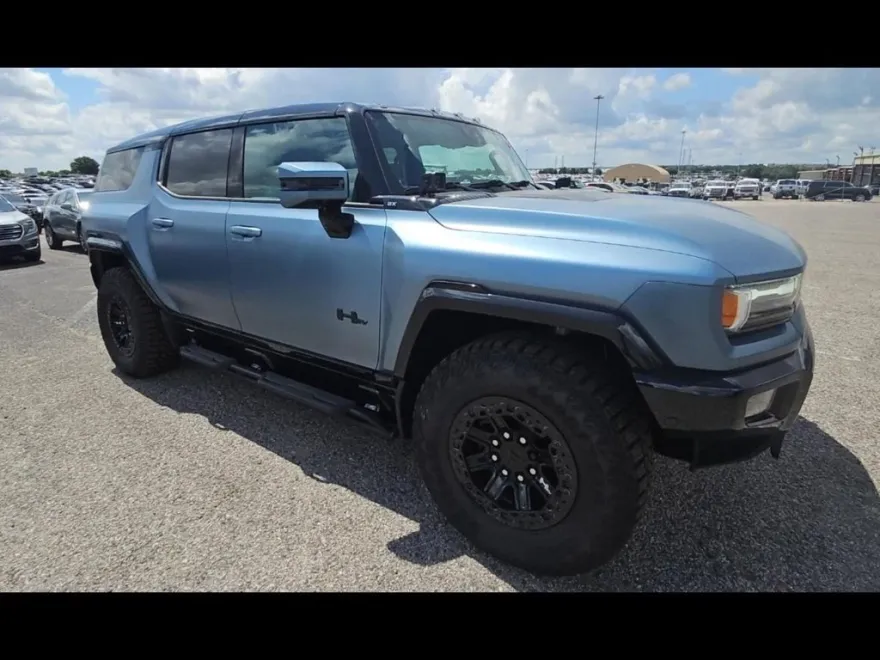 2024 Gmc Hummer EV SUV photo 1