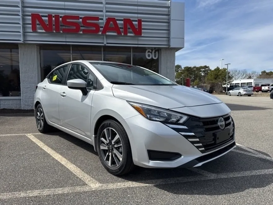 2025 Nissan Versa 1.6 SV photo 1