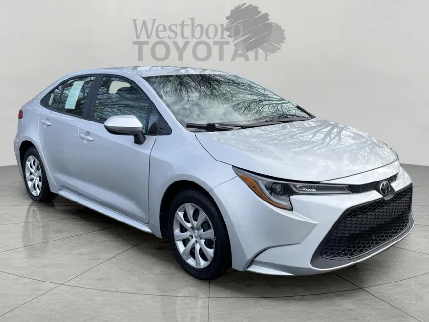 2021 Toyota Corolla LE photo 1