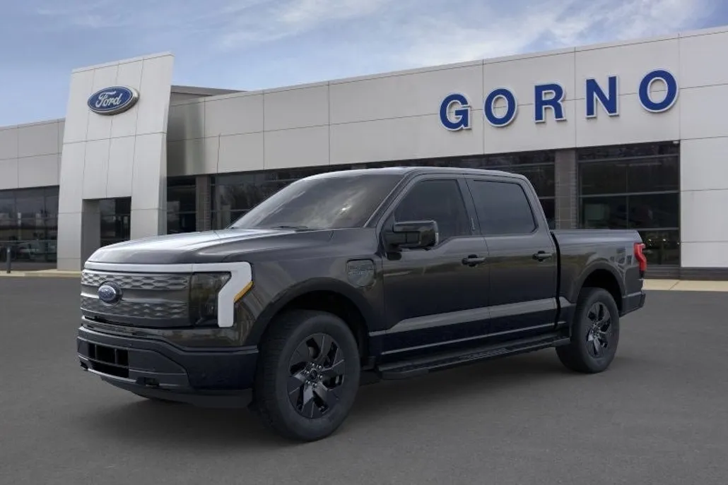 2022 Ford F-150 Lightning Lariat photo 1