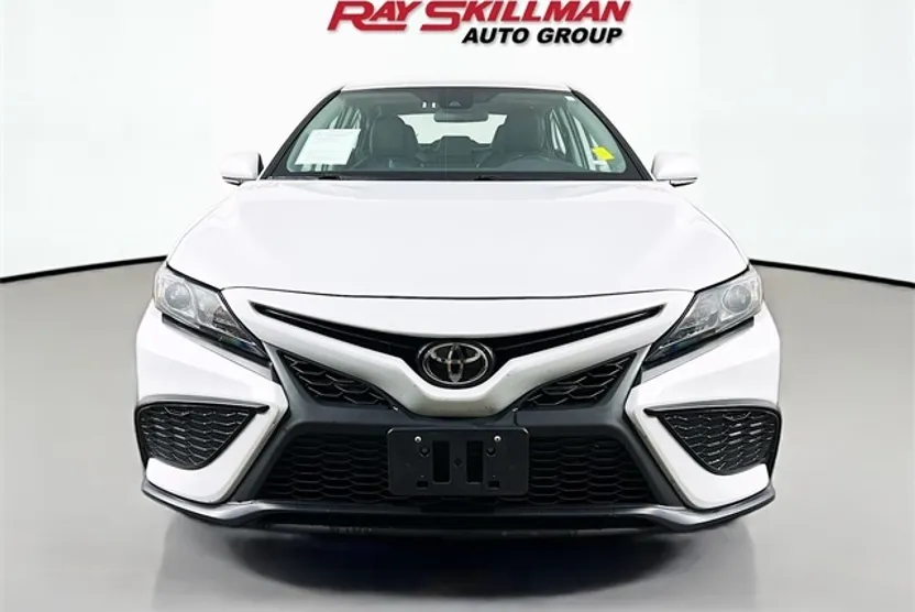 2023 Toyota Camry SE photo 1
