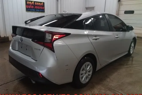 2019 Toyota Prius L Eco photo 3