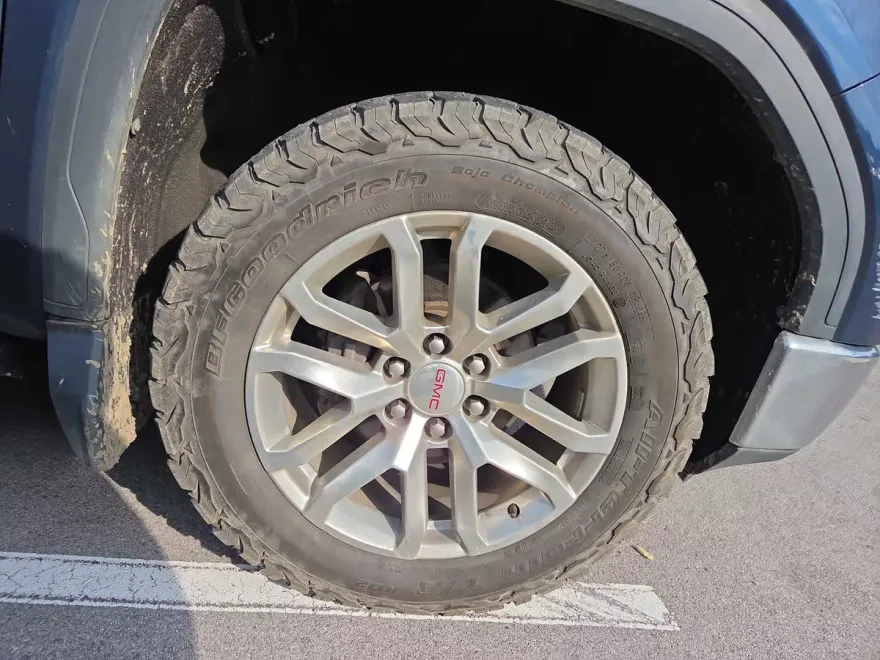 2019 Gmc Sierra 1500 SLE photo 1