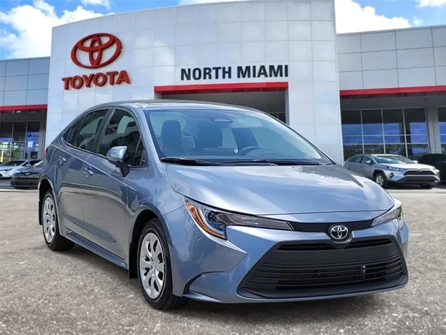 2025 Toyota Corolla LE photo 1