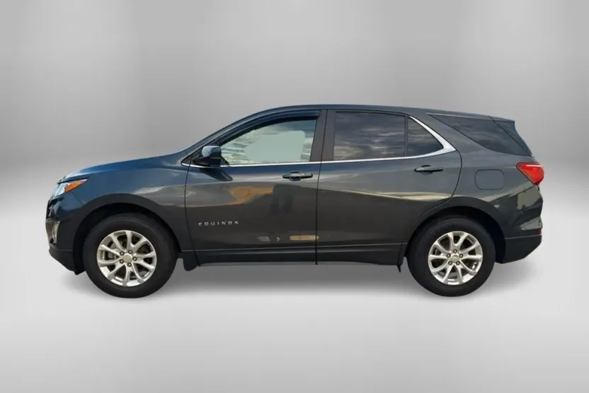 2021 Chevrolet Equinox LT photo 1