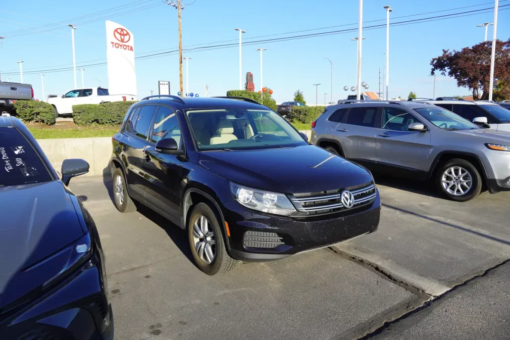 2017 Volkswagen Tiguan S photo 1