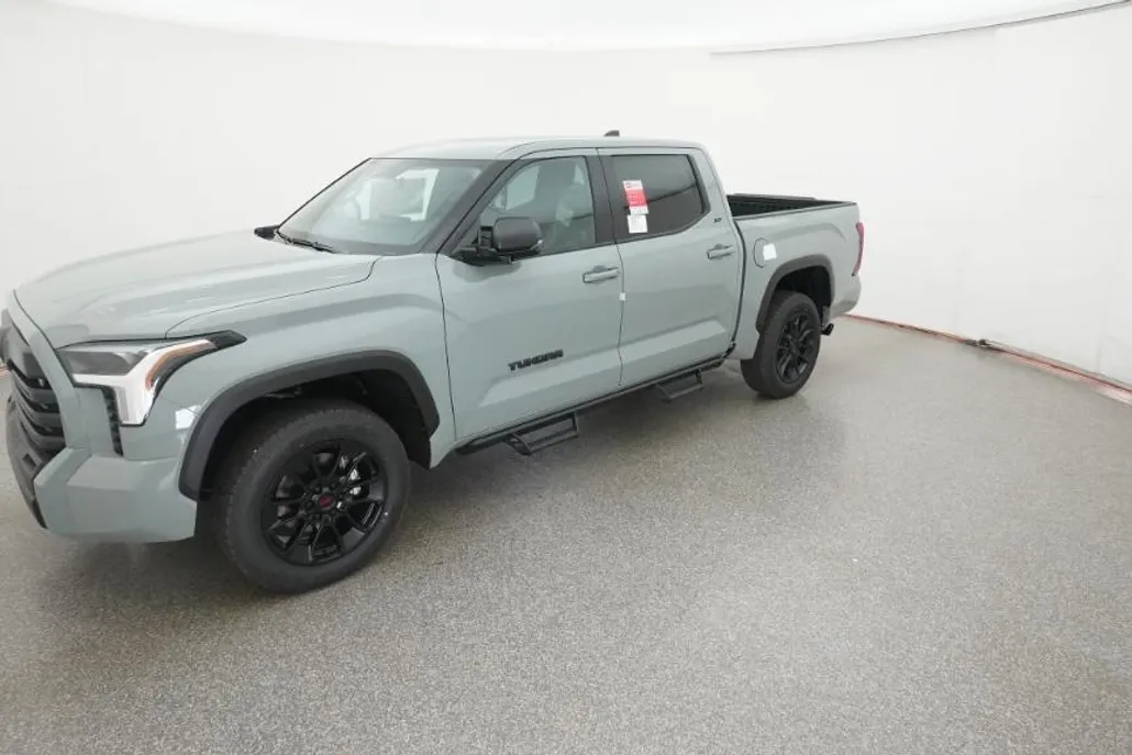 2026 Toyota Tundra SR5 CrewMax photo 1