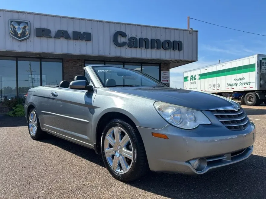 2010 Chrysler Sebring Limited photo 1