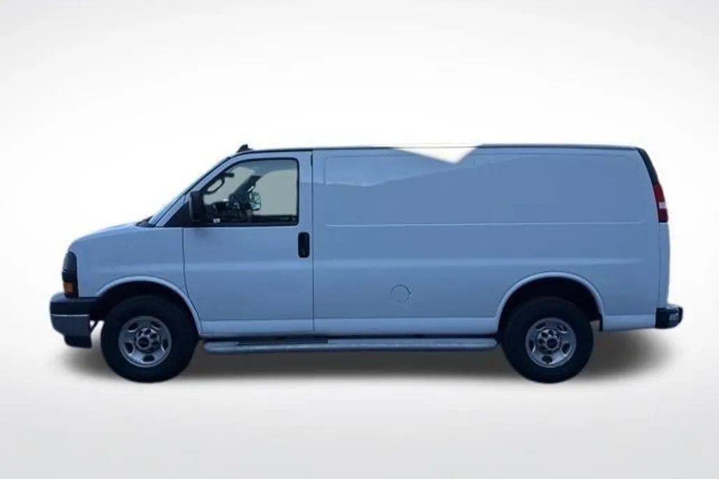 2023 Gmc Savana Cargo 2500 photo 1