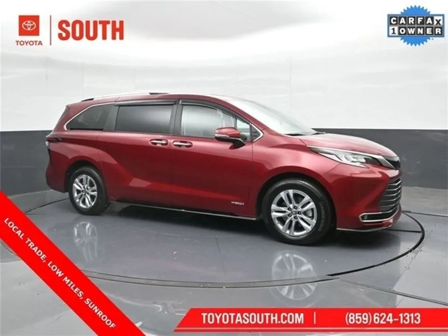 2021 Toyota Sienna Limited photo 1