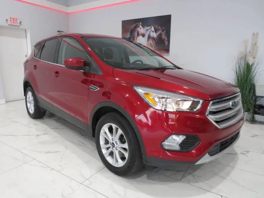 2019 Ford Escape SE photo 1