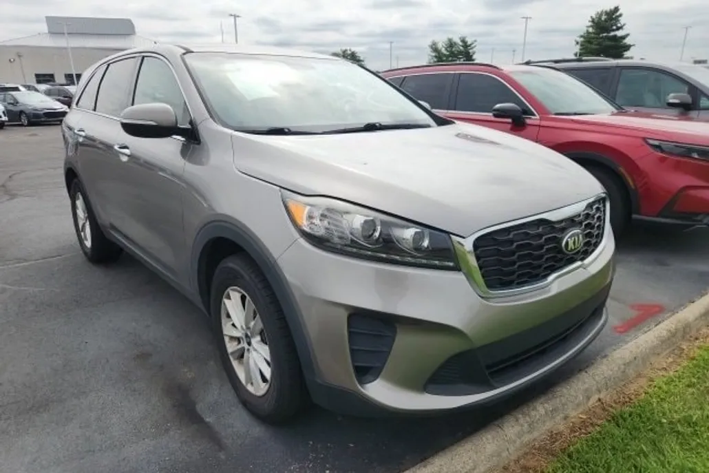2019 Kia Sorento LX photo 1