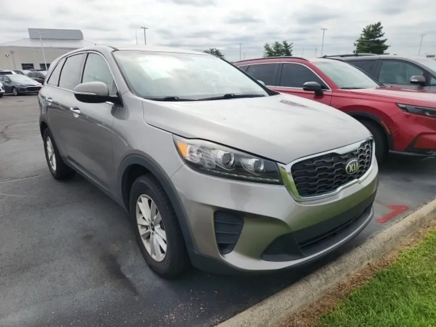 2019 Kia Sorento LX photo 1