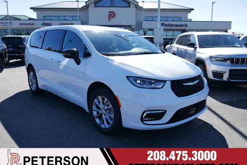 2026 Chrysler Pacifica photo 1