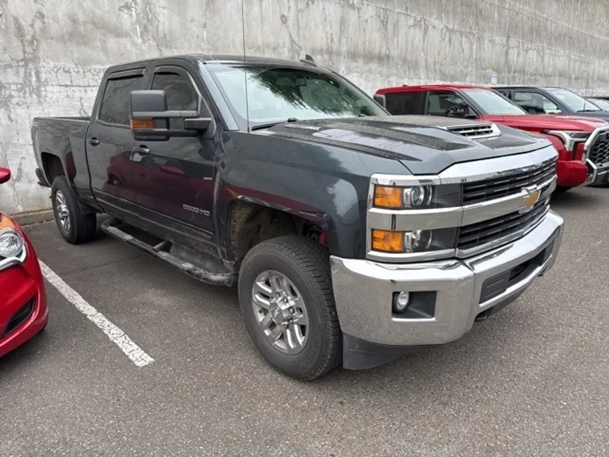 2017 Chevrolet Silverado 2500HD LT photo 1