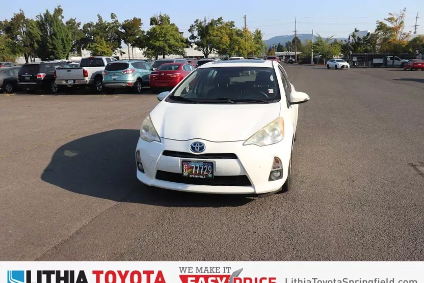2012 Toyota Prius C Four photo 1