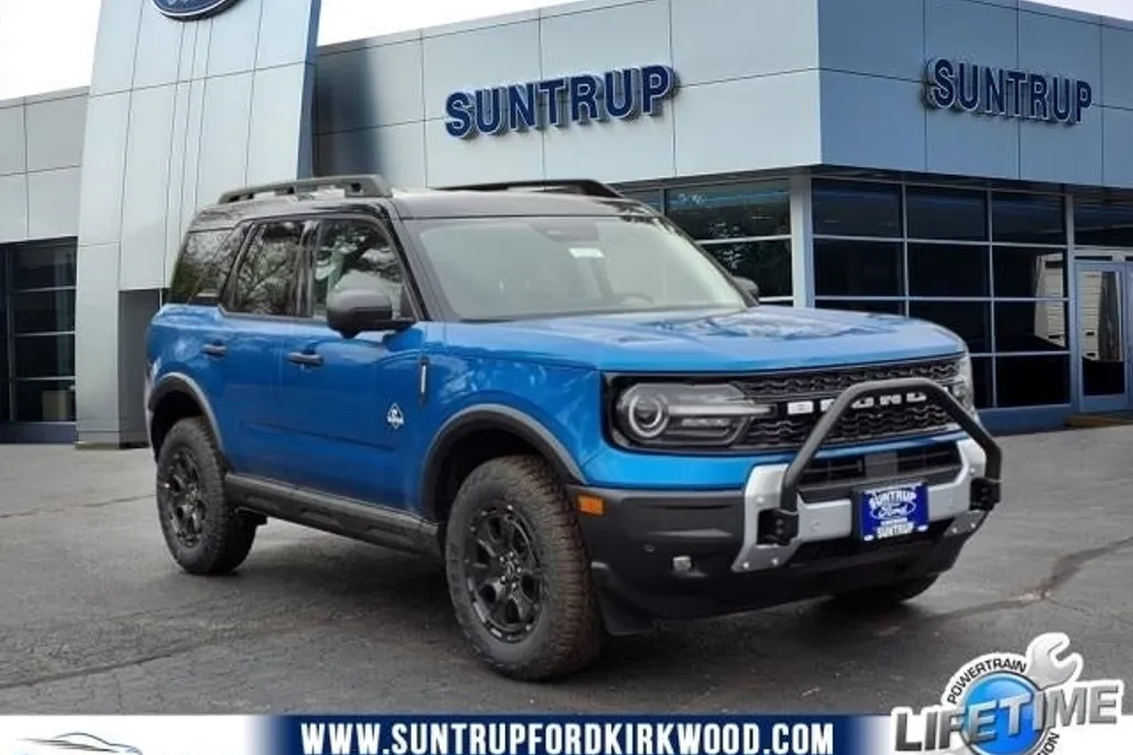 2025 Ford Bronco Sport Outer Banks photo 1