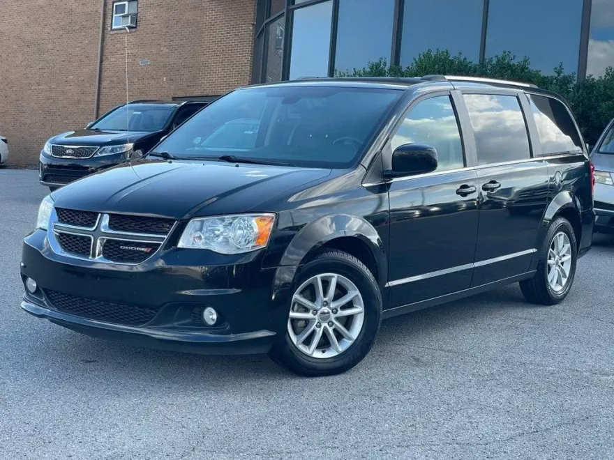 2019 Dodge Grand Caravan SXT photo 1